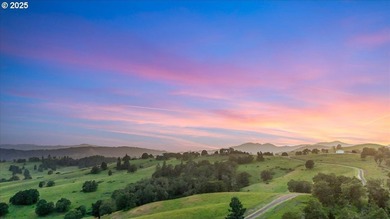 Nestled in Oregon's scenic Umpqua Valley, this extraordinary 2 - photo 17