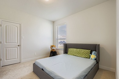 This like new, barely lived in smart home, features an open - photo 19