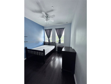 Beautiful waterfront townhouse located in the highly desirable - photo 28
