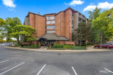 Lake Condo Under Contract in Schaumburg, Illinois