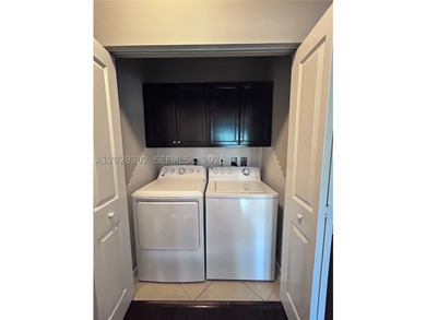 Beautiful waterfront townhouse located in the highly desirable - photo 34