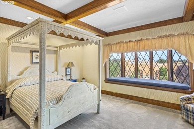 Nestled in Oregon's scenic Umpqua Valley, this extraordinary 2 - photo 34