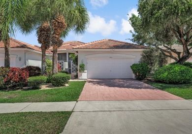 Lake Townhome/Townhouse For Sale in Boynton Beach, Florida