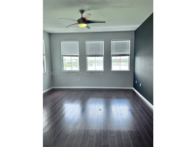 Beautiful waterfront townhouse located in the highly desirable - photo 42