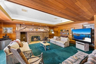 Nestled in Oregon's scenic Umpqua Valley, this extraordinary 2 - photo 45