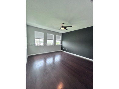 Beautiful waterfront townhouse located in the highly desirable - photo 47