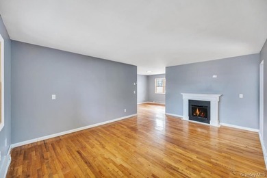Exceptional East Islip Colonial offering an impressive 8 - photo 8