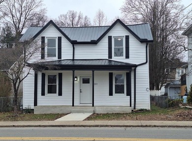 Kanawha River Home For Sale in Saint Albans West Virginia