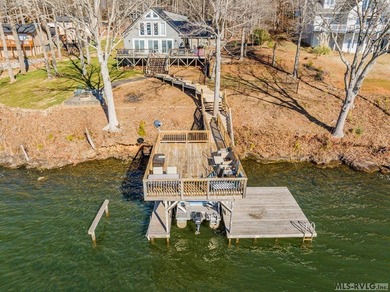 Lake Gaston Home For Sale in Bracey Virginia