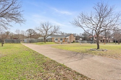 Charming One-Story Home with Spacious Backyard in Waco, TX - photo 3