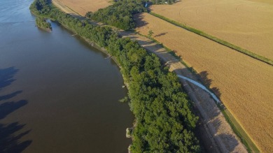 This 23.02+/- acre property sits directly along the Mississippi - photo 2