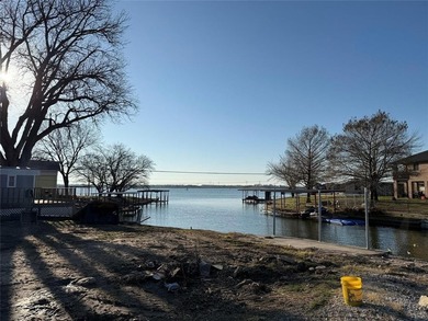 Build your dream home on Lake Granbury! Rare, double lot - photo 3