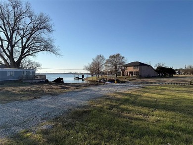 Build your dream home on Lake Granbury! Rare, double lot - photo 8