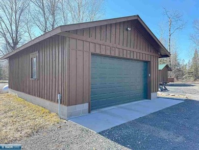 Lake Vermilion Log Home: Rare South Facing 3+BR, 3 BA, Like New - photo 40