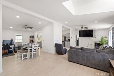 Welcome to coastal living at its best in this beautifully - photo 5