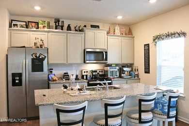 Stunning, like-new home in a quiet Morristown neighborhood! This - photo 9