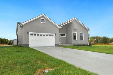 Dreaming of a high-quality lake home? Come see The Retreat - a - photo 3
