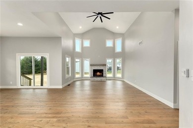 Dreaming of a high-quality lake home? Come see The Retreat - a - photo 6