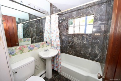 Welcome to this charming 4 bedroom, 2 bath Cape, ideally located - photo 11