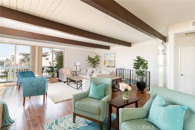 Now vacant and move-in ready, the property can be optionally - photo 11
