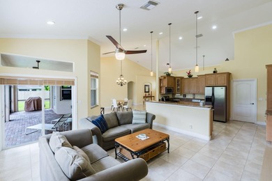 Custom-built 4-bedroom, 3.5 bathroom plus a den pool home - photo 12
