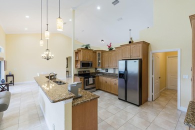 Custom-built 4-bedroom, 3.5 bathroom plus a den pool home - photo 18