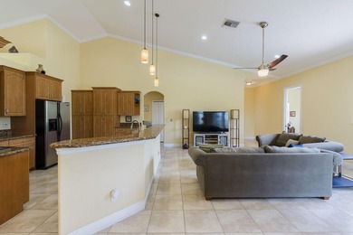 Custom-built 4-bedroom, 3.5 bathroom plus a den pool home - photo 23