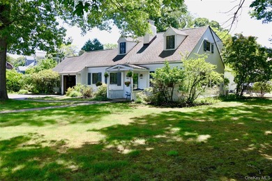 Welcome to this charming 4 bedroom, 2 bath Cape, ideally located - photo 25