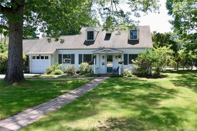 Welcome to this charming 4 bedroom, 2 bath Cape, ideally located - photo 26