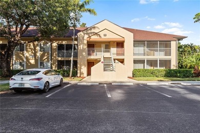 LOCATION, LOCATION, LOCATION! Very clean 2nd floor condo with 2 - photo 1