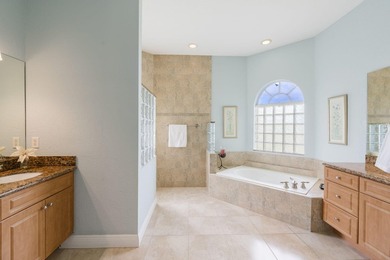 Custom-built 4-bedroom, 3.5 bathroom plus a den pool home - photo 32
