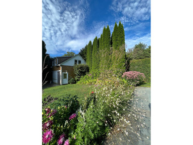 89 Cobb Road is a gorgeous, fully renovated farmhouse located - photo 33