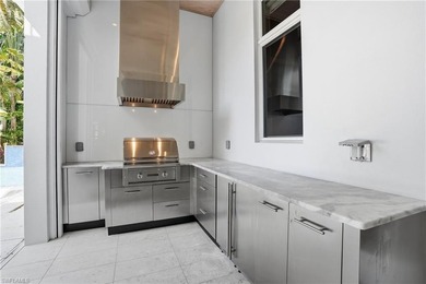 Introducing 725 Harbour Drive, ultimate luxury, situated in the - photo 35