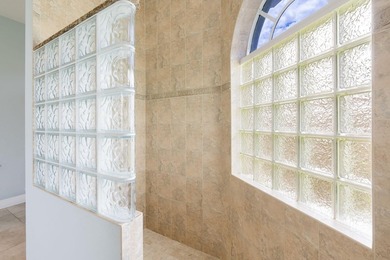 Custom-built 4-bedroom, 3.5 bathroom plus a den pool home - photo 35
