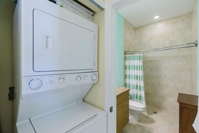Custom-built 4-bedroom, 3.5 bathroom plus a den pool home - photo 50