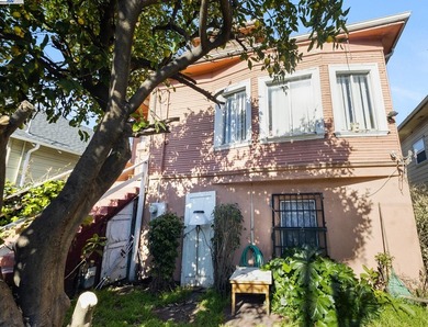 Classic Fixer with Endless Potential in Fruitvale! This home - photo 3
