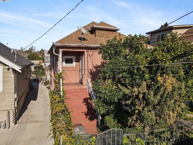 Classic Fixer with Endless Potential in Fruitvale! This home - photo 4