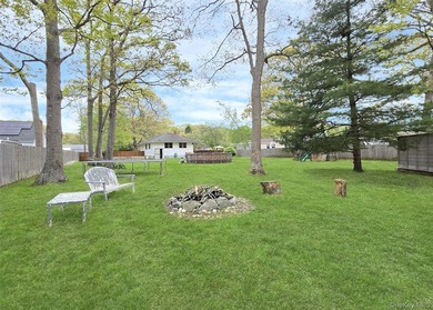 Beautiful Ranch home on a Large 1/2 arce property with mature - photo 4