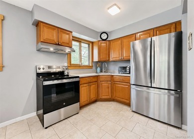 Beautiful Ranch home on a Large 1/2 arce property with mature - photo 10