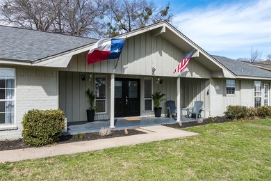 Cedar Creek Lake Home For Sale in Kemp Texas