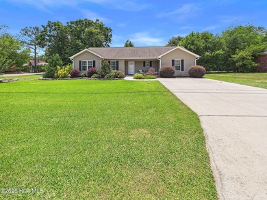 Enjoy beautiful views of Silver Lake from this well-maintained 3 - photo 3