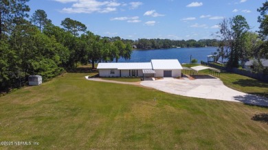 Lake Home For Sale in Interlachen, Florida