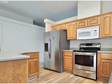 Welcome to your new luxury lifestyle in the luxurious Emerald - photo 9