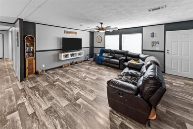 Welcome to this beautiful 2022 mobile home, offering peace of - photo 17