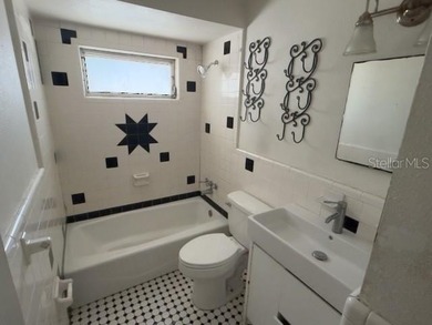 Great duplex next to the Pinellas Trail bike path. Each unit is - photo 22