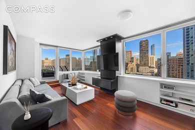 Indoor/outdoor living with sweeping Hudson River and skyline - photo 4