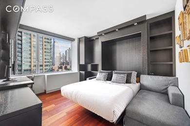 Indoor/outdoor living with sweeping Hudson River and skyline - photo 6
