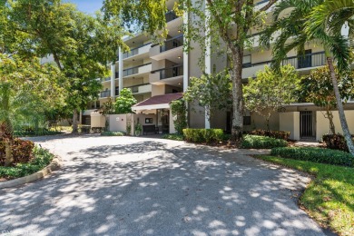 (private lake, pond, creek) Condo For Sale in Delray Beach Florida