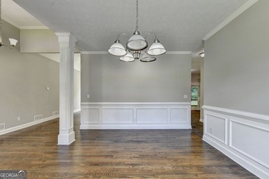 Elegant fully renovated Ranch Style house, ready to move in - photo 11
