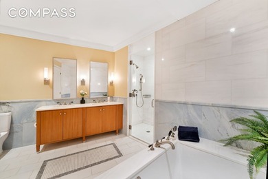 Stunning, luxurious, sun filled 4 bedroom 3.5 bath apartment - photo 13